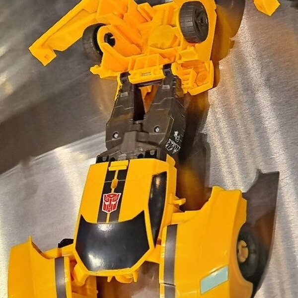 Image Of Transformers EarthSpark Bumblebee  (8 of 17)